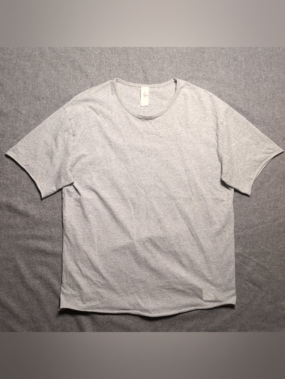 Alo Yoga Mens Double Take Heather Grey Short Sleeve Raw Hem T Shirt M Crewneck